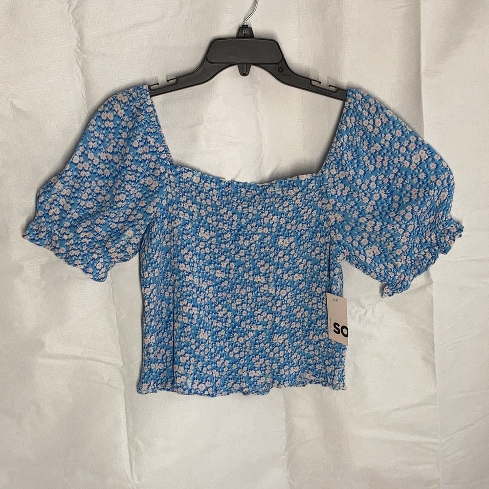 3/$24 So top blue floral print puff sleeve smocked crop top boho casual L jr - Picture 10 of 17